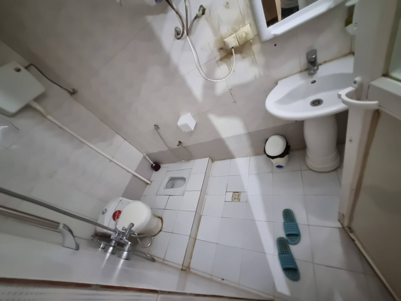 سرویس بهداشتی و حمام