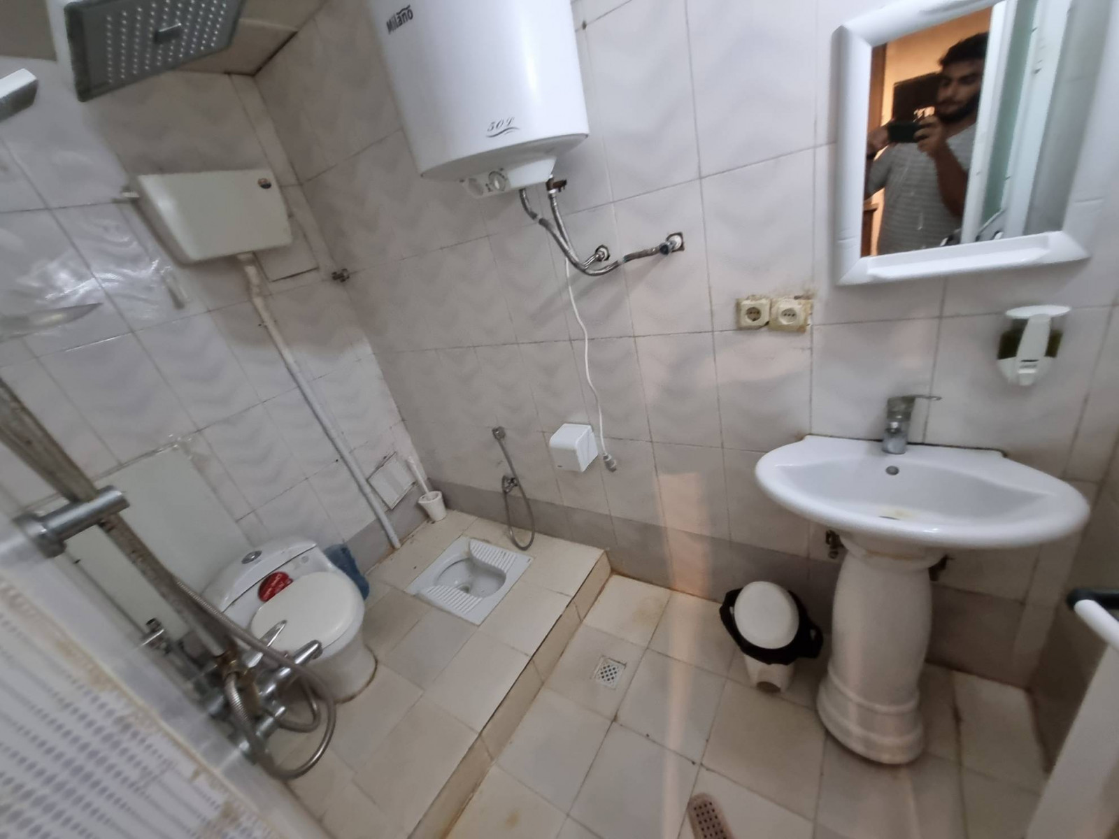 سرویس بهداشتی و حمام سرویس بهداشتی و حمام