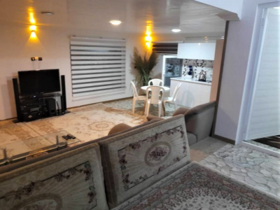 واحد صخره‌ای تک خواب با تراسی مبله و دنج