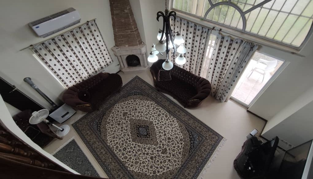 اتاق پذیرایی طبقه همکف