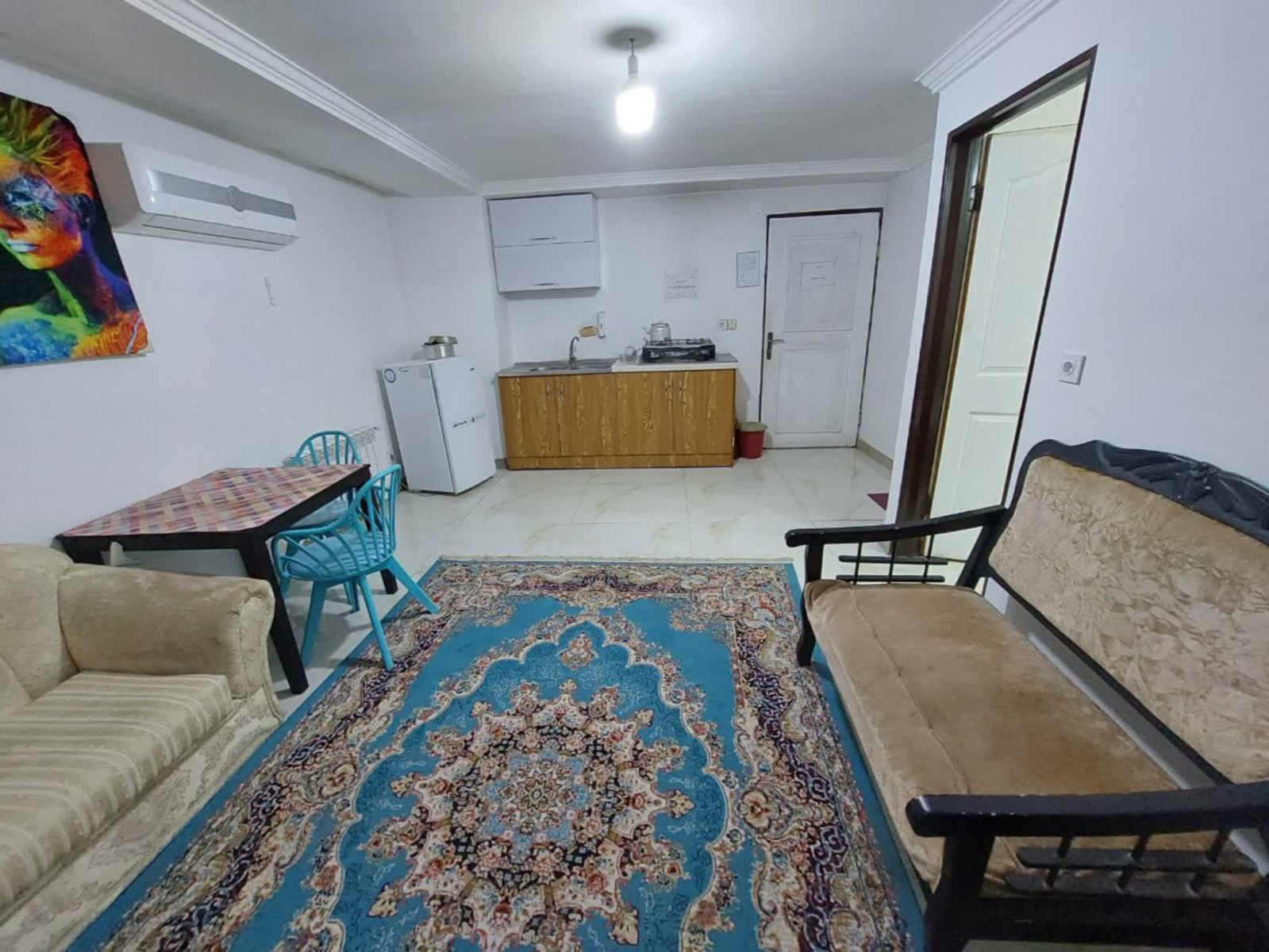 پذیرایی و آشپزخانه