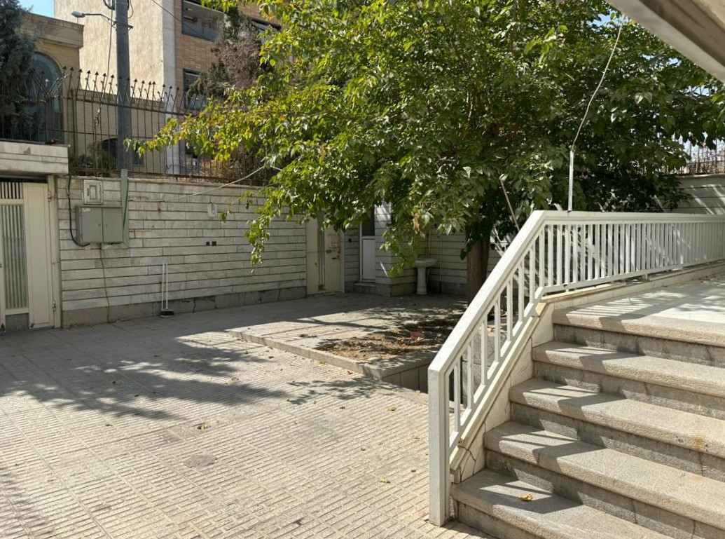 حیاط
