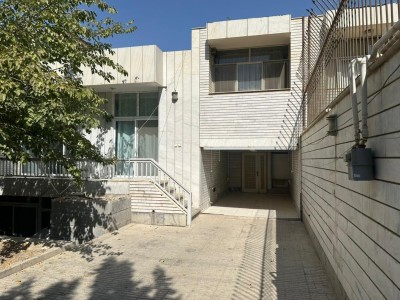 واحد ویلایی مبله سه خوابه با حیاطی دربست