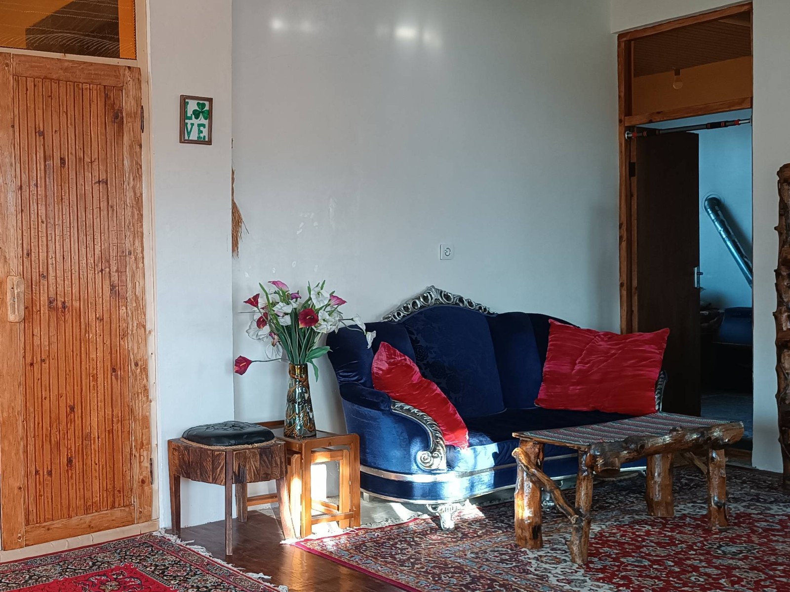 قسمتی از پذیرایی