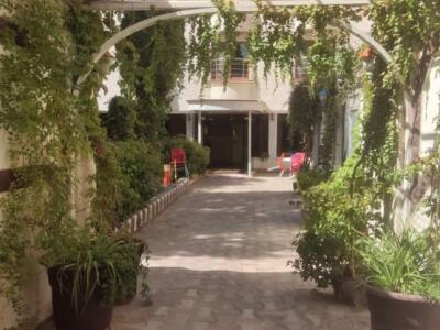 هتل آپارتمان آبنوس "واحد دو خوابه" (نزدیک حرم)