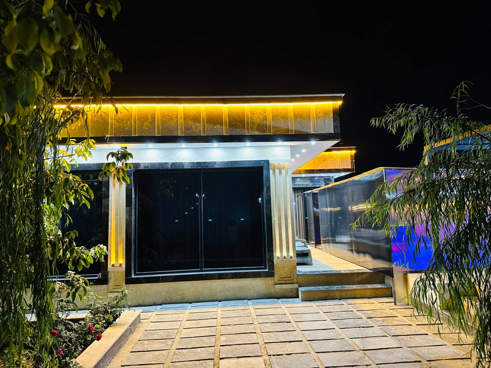 نمای بیرونی ساختمان نمای بیرونی ساختمان