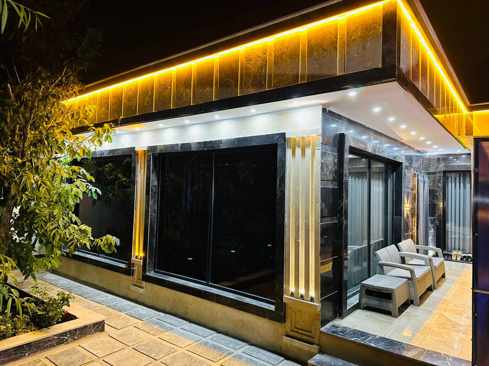 نمای بیرونی ساختمان نمای بیرونی ساختمان