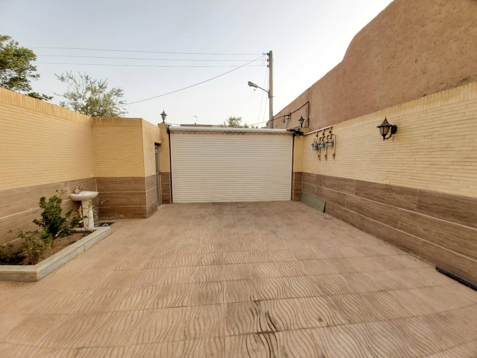 محوطه حیاط