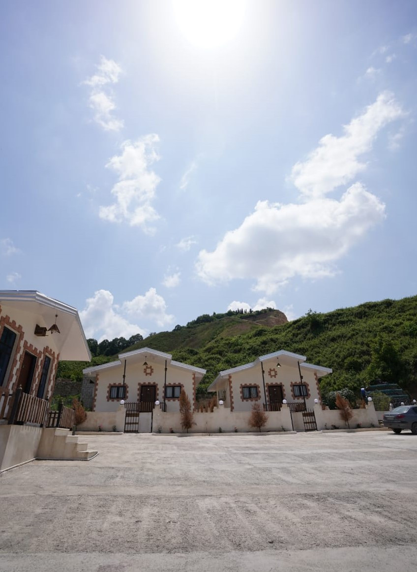 محوطه حیاط مجموعه