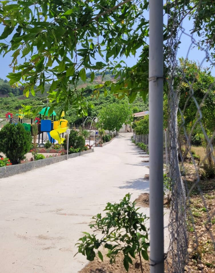 محوطه حیاط مجموعه