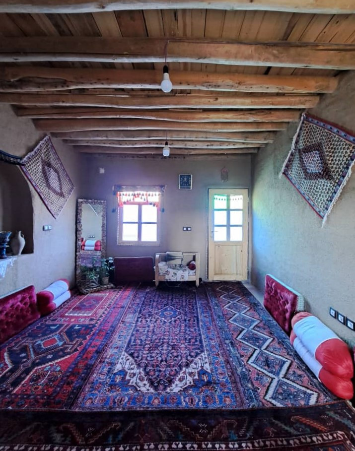 داخل " اتاق 20 متری " داخل " اتاق 20 متری "