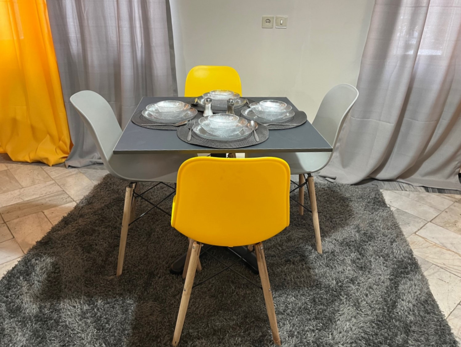 میز غذاخوری میز غذاخوری