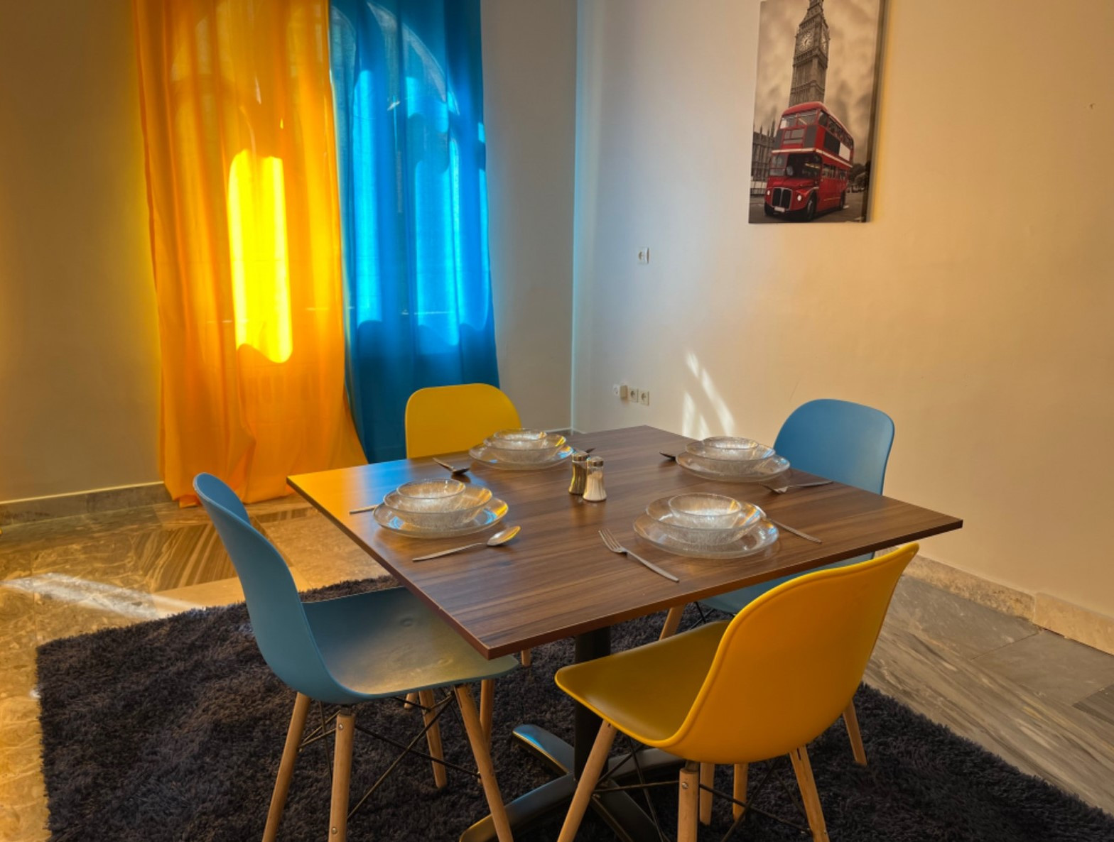 میز غذاخوری