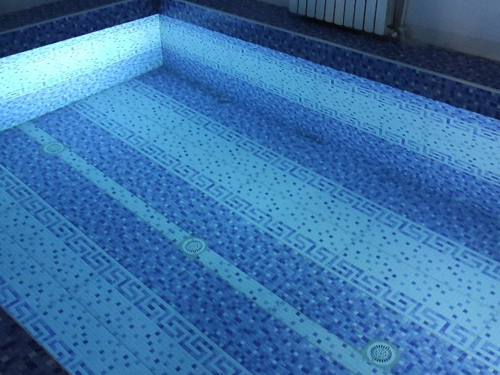 استخر آبگرم استخر آبگرم