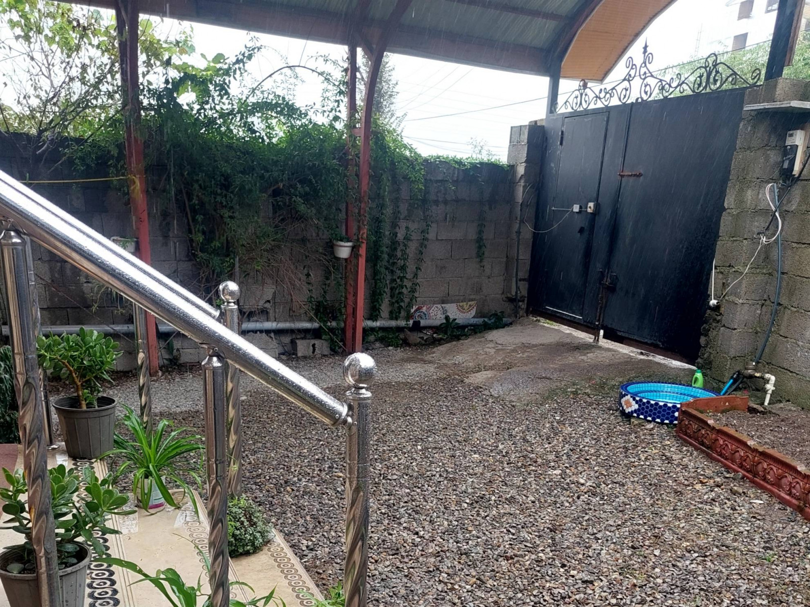 نمای بیرونی ساختمان