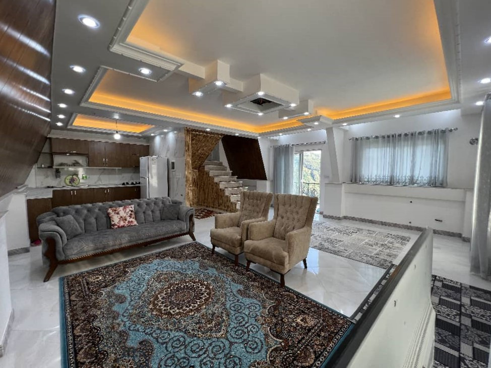 اتاق پذیرایی طبقه اول