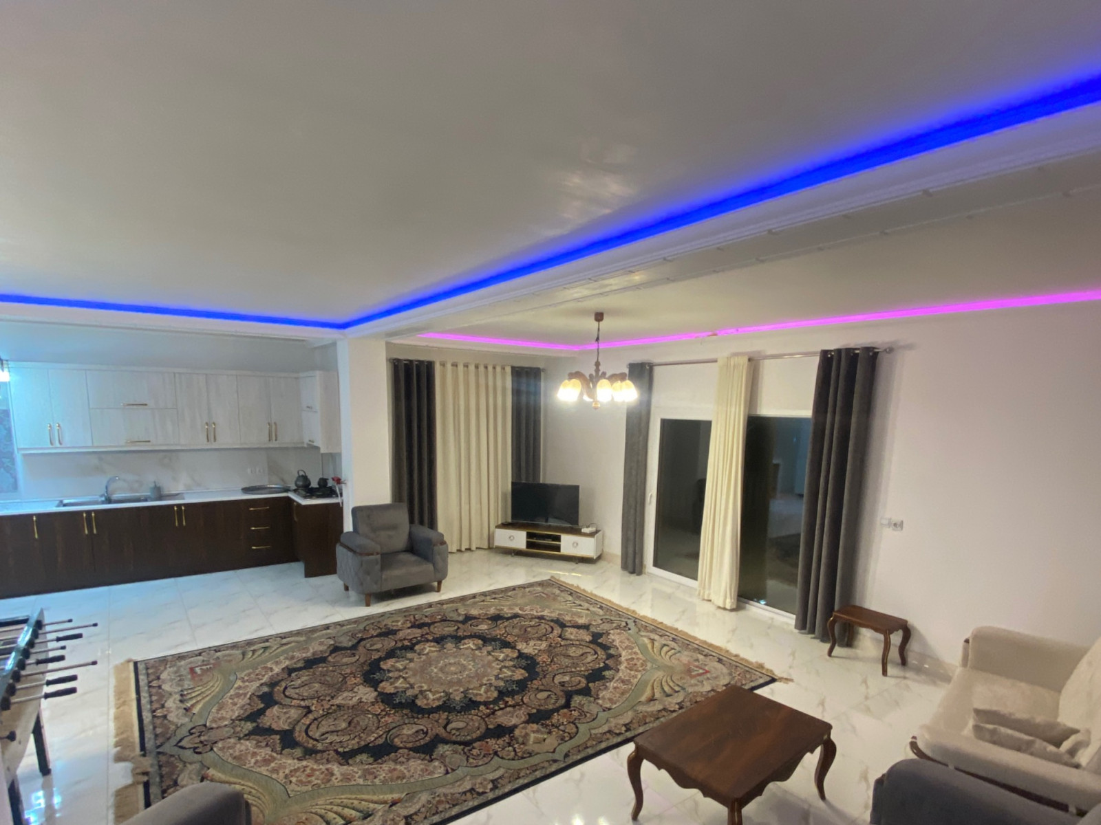 سالن طبقه همکف سالن طبقه همکف