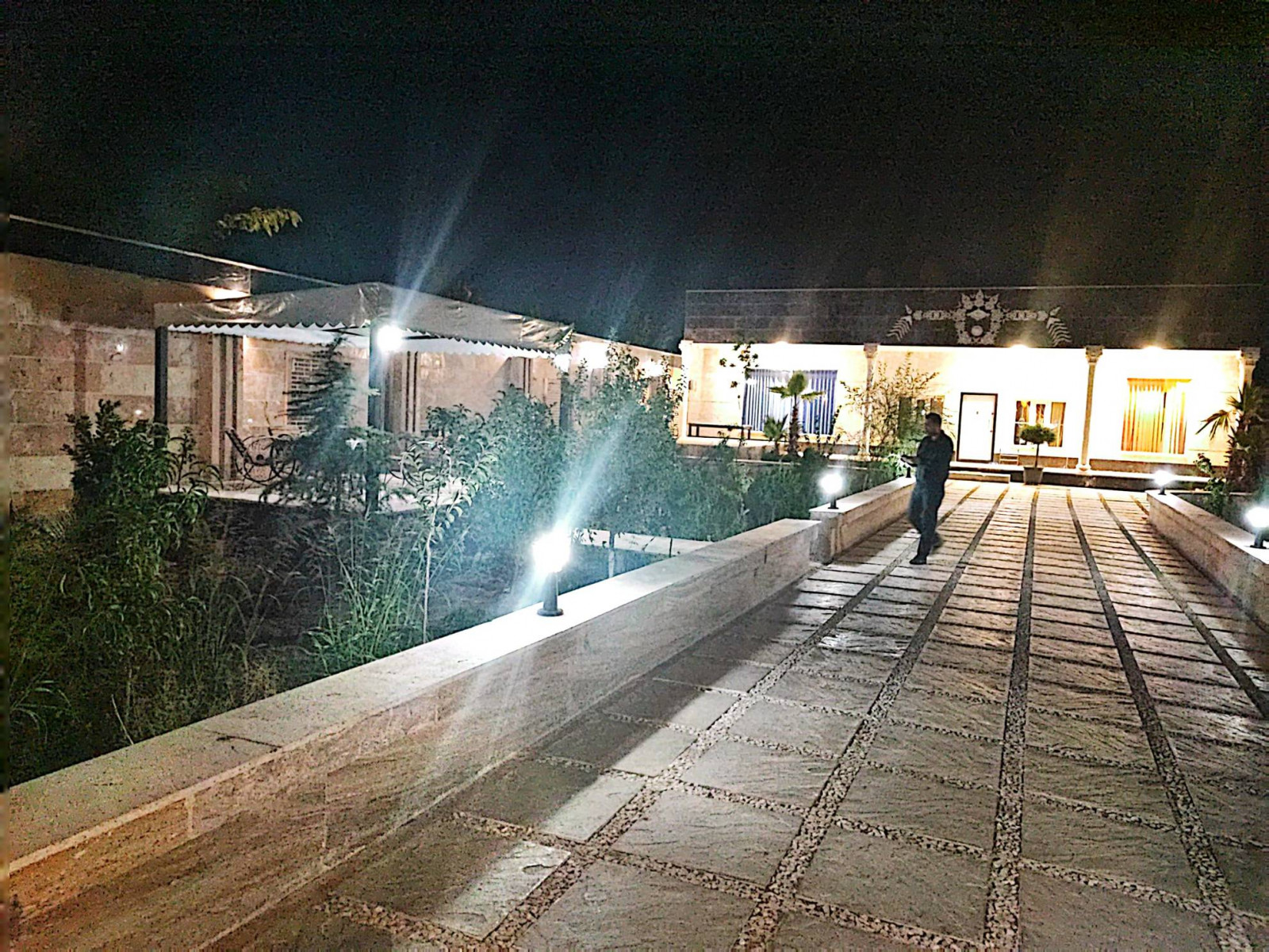 نمای بیرونی ساختمان نمای بیرونی ساختمان