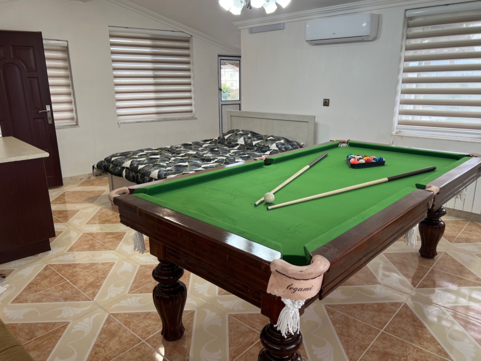 میز بیلیارد میز بیلیارد