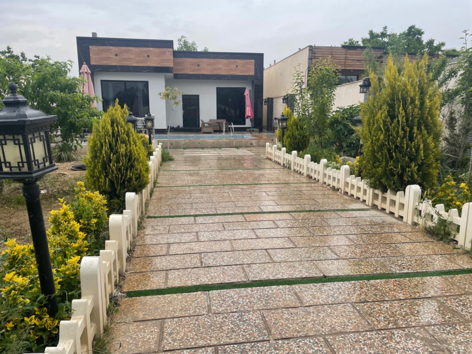 نمای بیرونی ساختمان