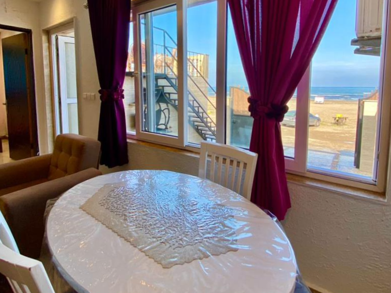 میز غذاخوری