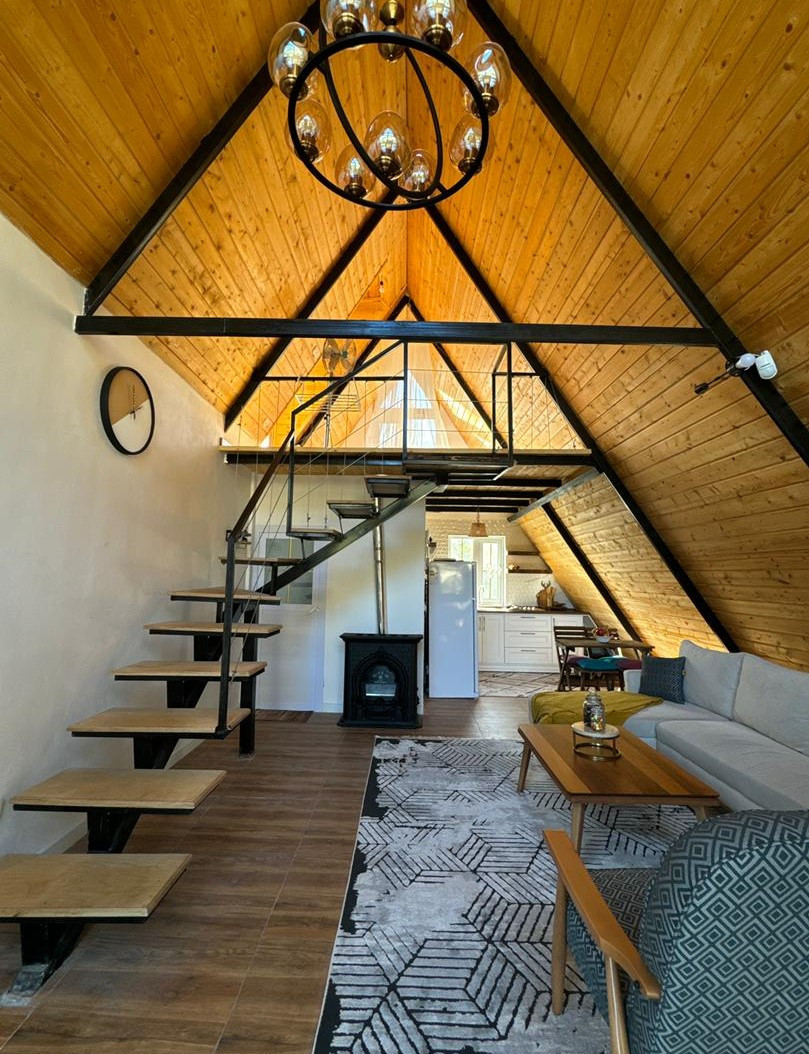 اتاق پذیرایی طبقه همکف