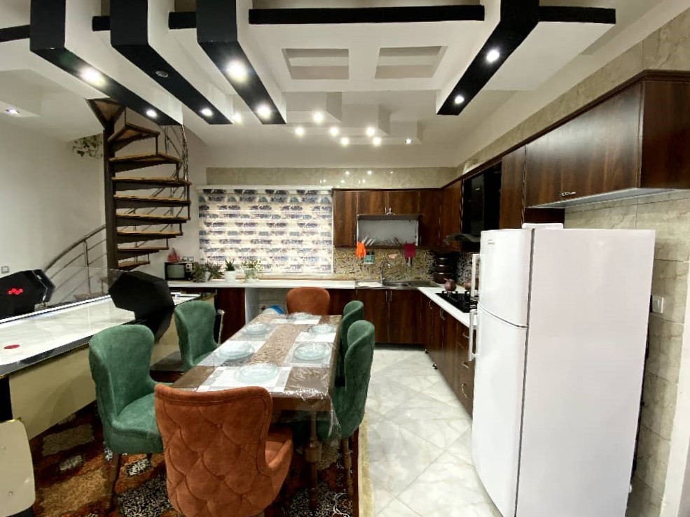 آشپزخانه طبقه همکف