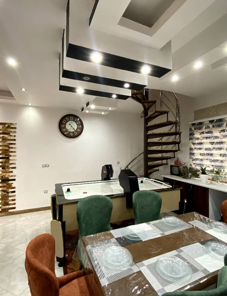 ایرهاکی طبقه همکف