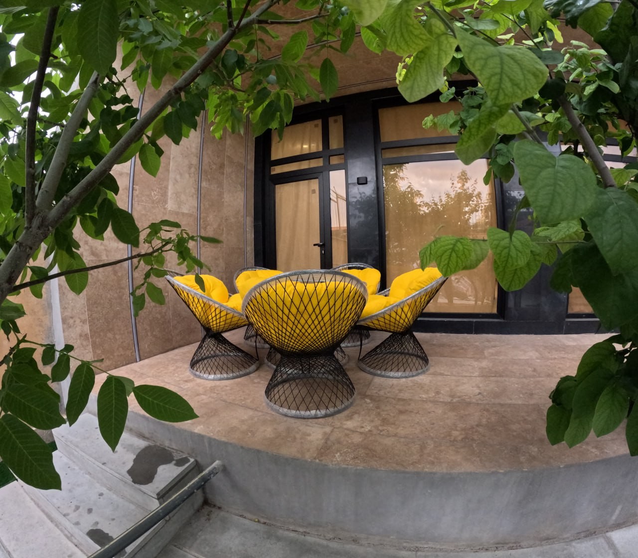 نمای بیرونی ساختمان