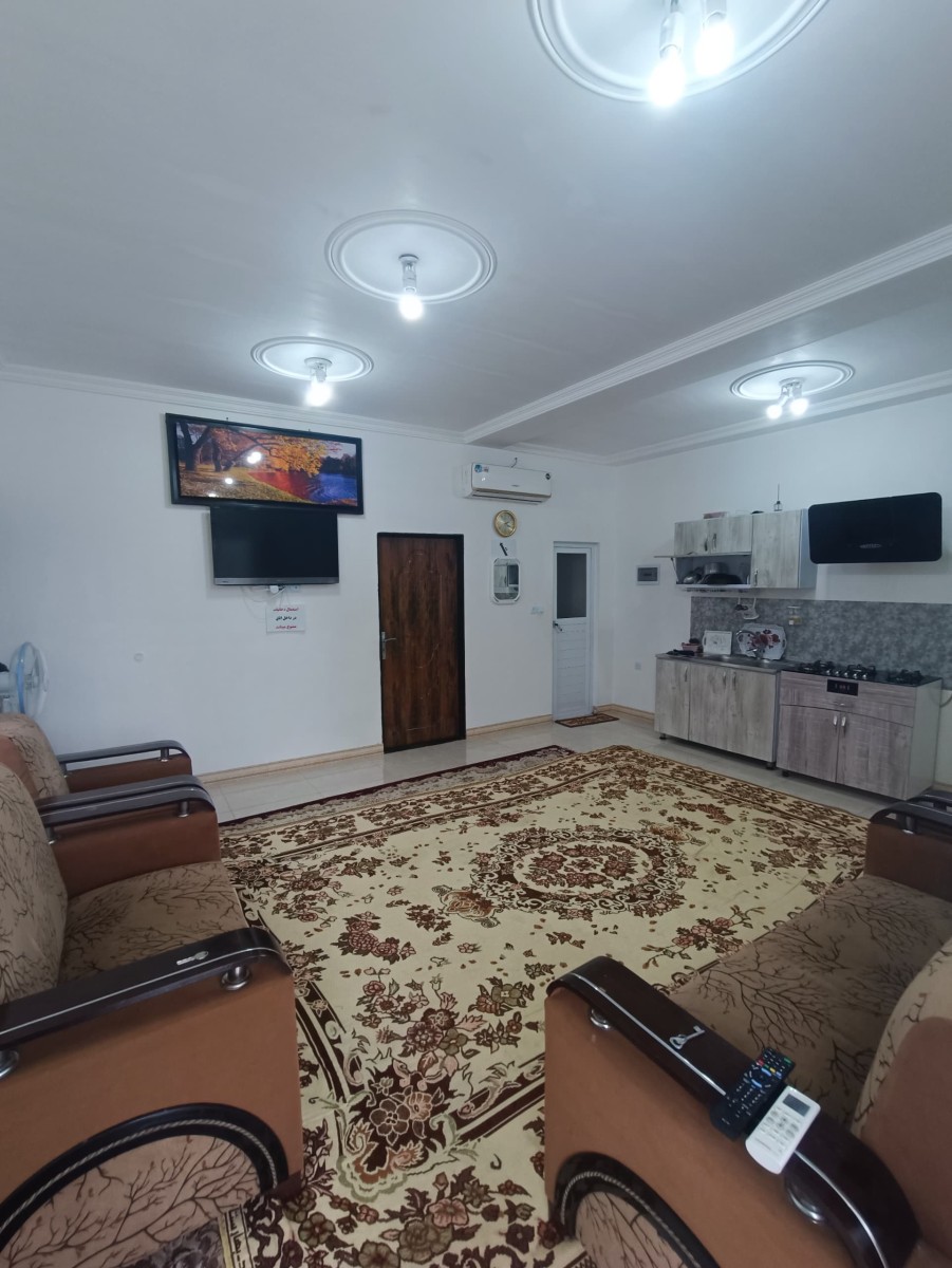 پذیرایی و اشپزخانه