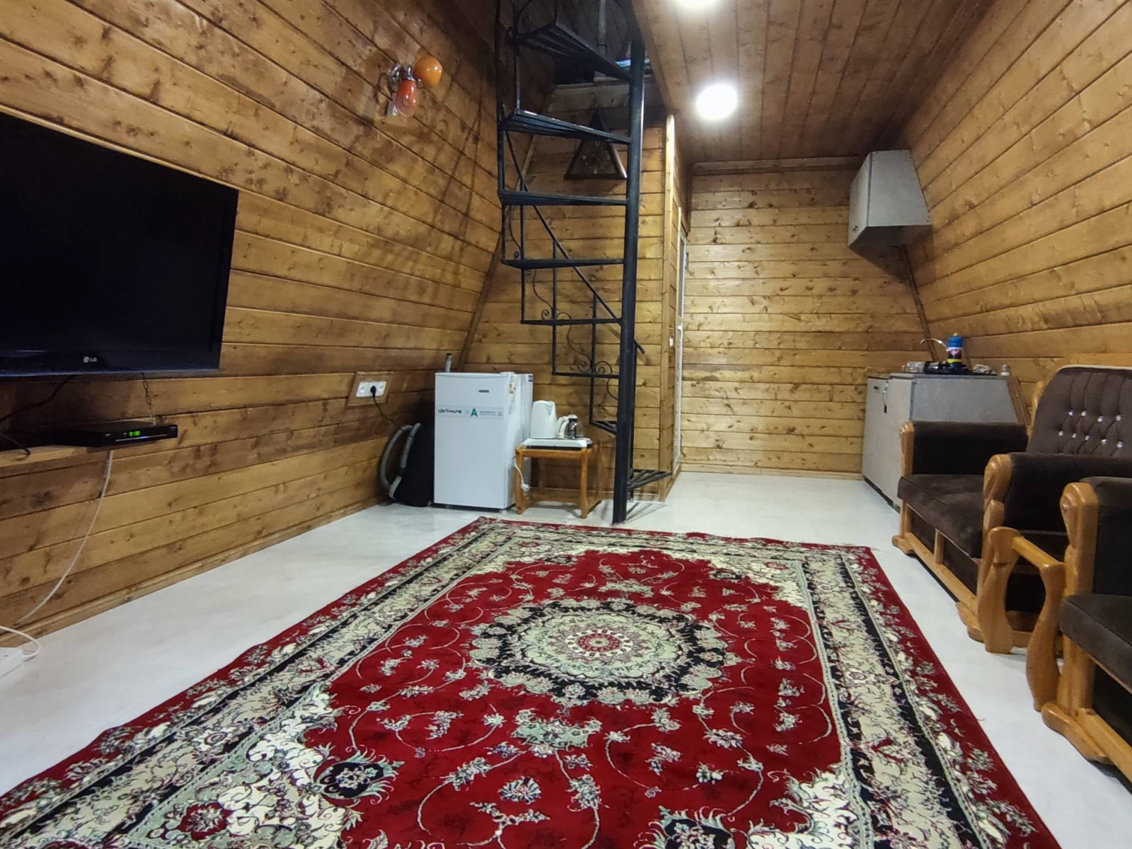 اتاق پذیرایی و آششپزخانه اتاق پذیرایی و آششپزخانه