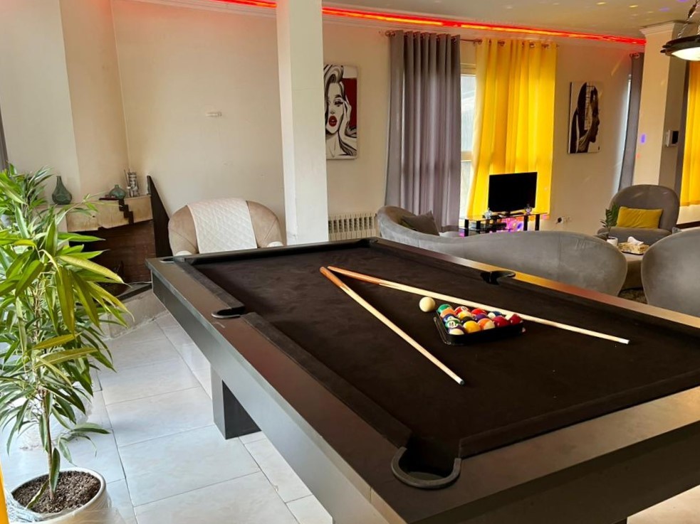 میز بیلیارد میز بیلیارد