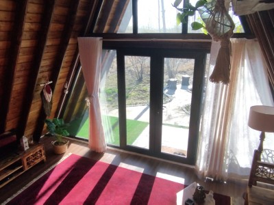 کلبه سوئیسی چوبی تک خوابه