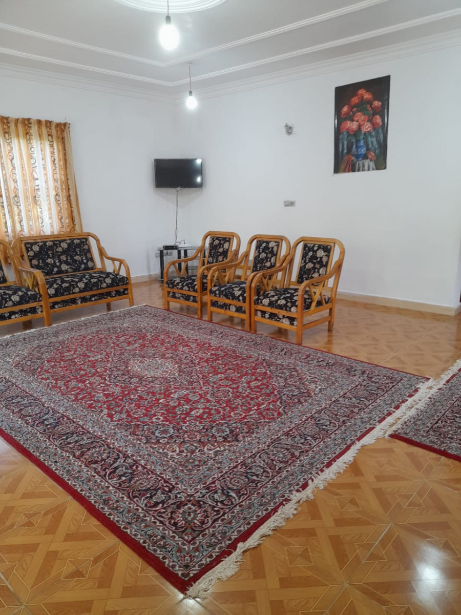 اتاق پذیرایی طبقه همکف