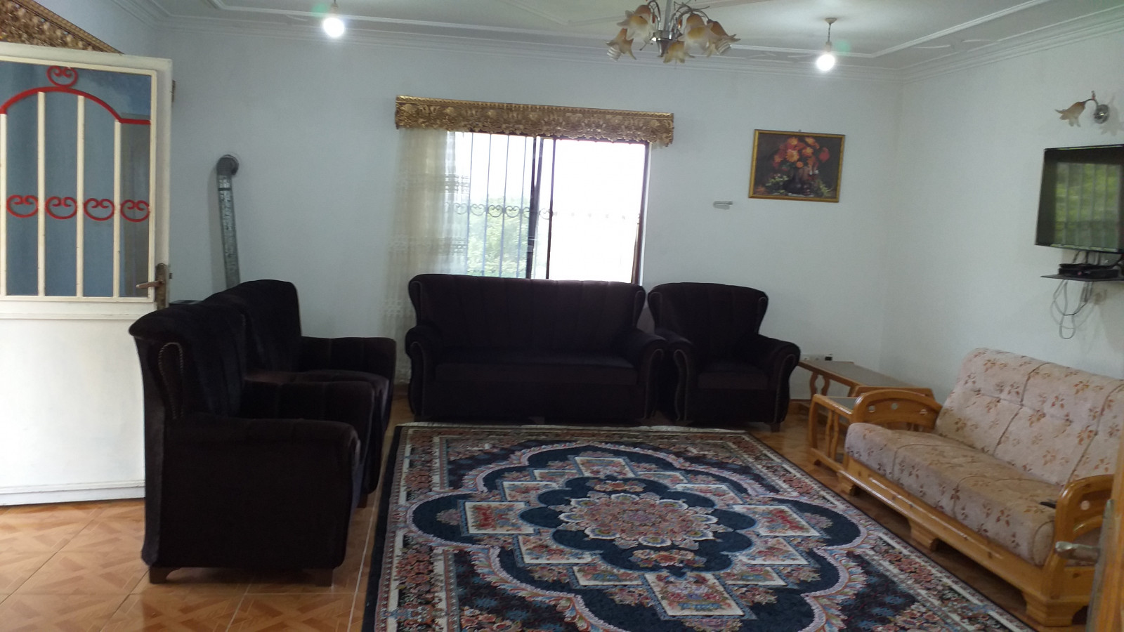 اتاق پذیرایی طبقه بالا