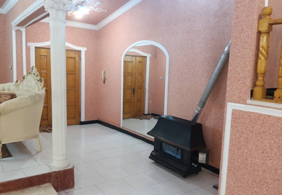 اتاق پذیرایی طبقه همکف