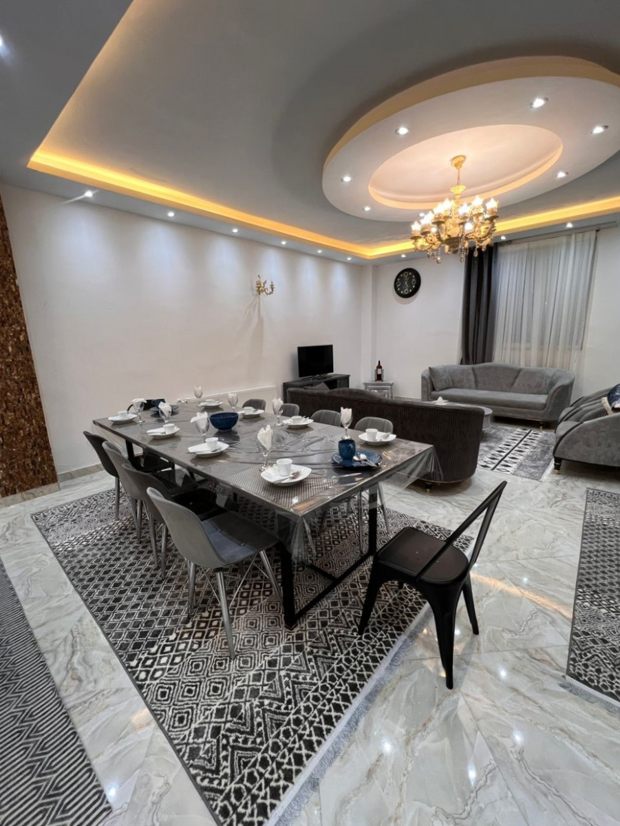 اتاق پذیرایی طبقه همکف