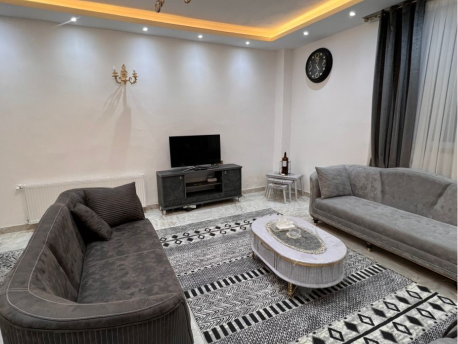 اتاق پذیرایی طبقه همکف