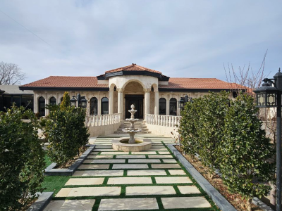 عمارت مدرن سه خوابه مرمر با استخر سرپوشیده