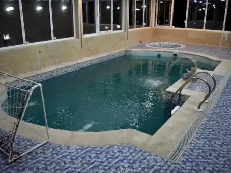 استخر استخر