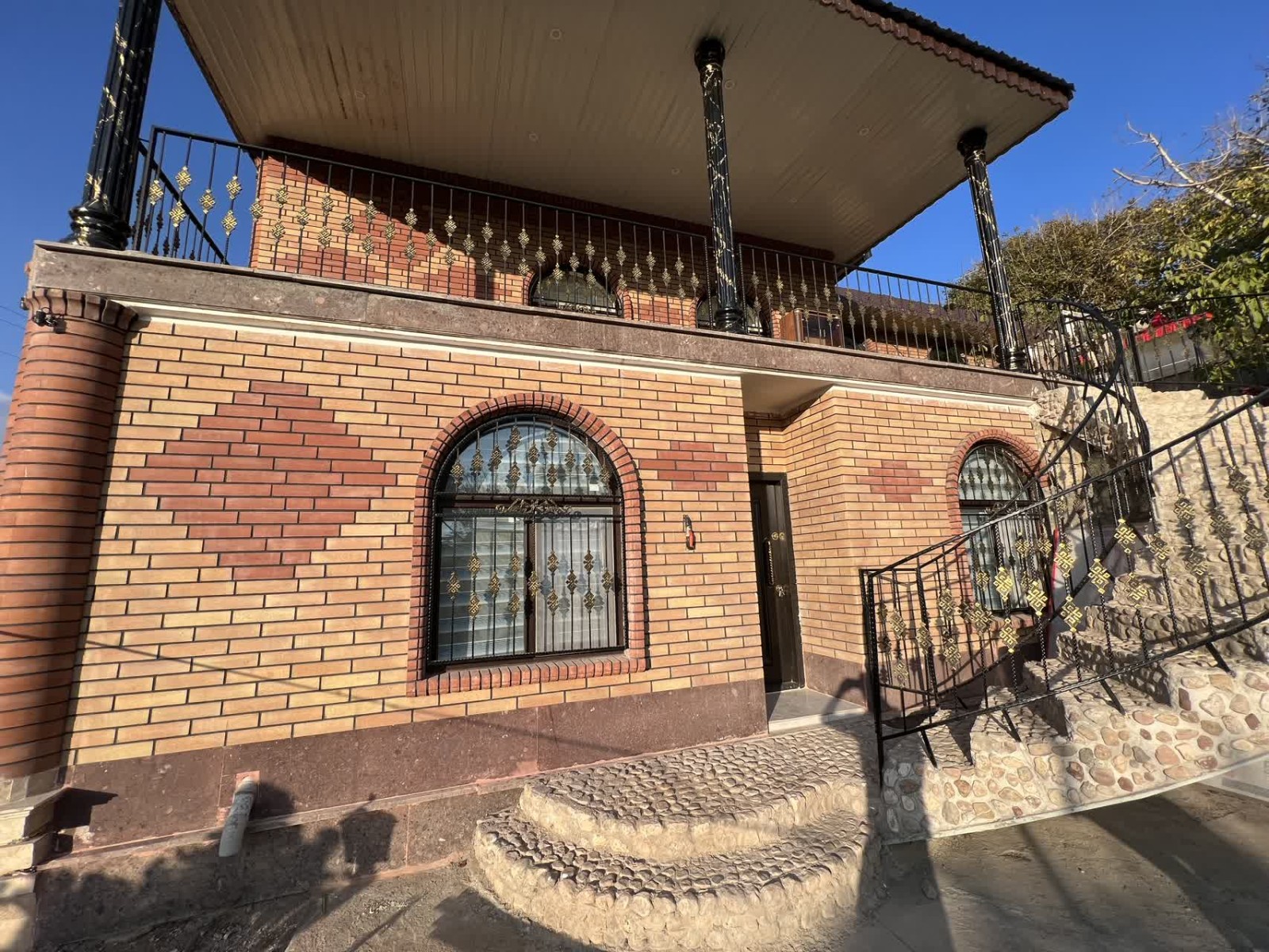 ورودی اقامتگاه