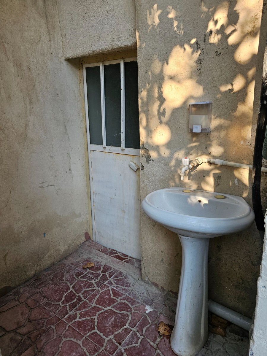 سرویس بهداشتی حیاط