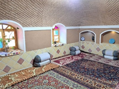بوم گردی خالو عباس "اتاق کرسی"