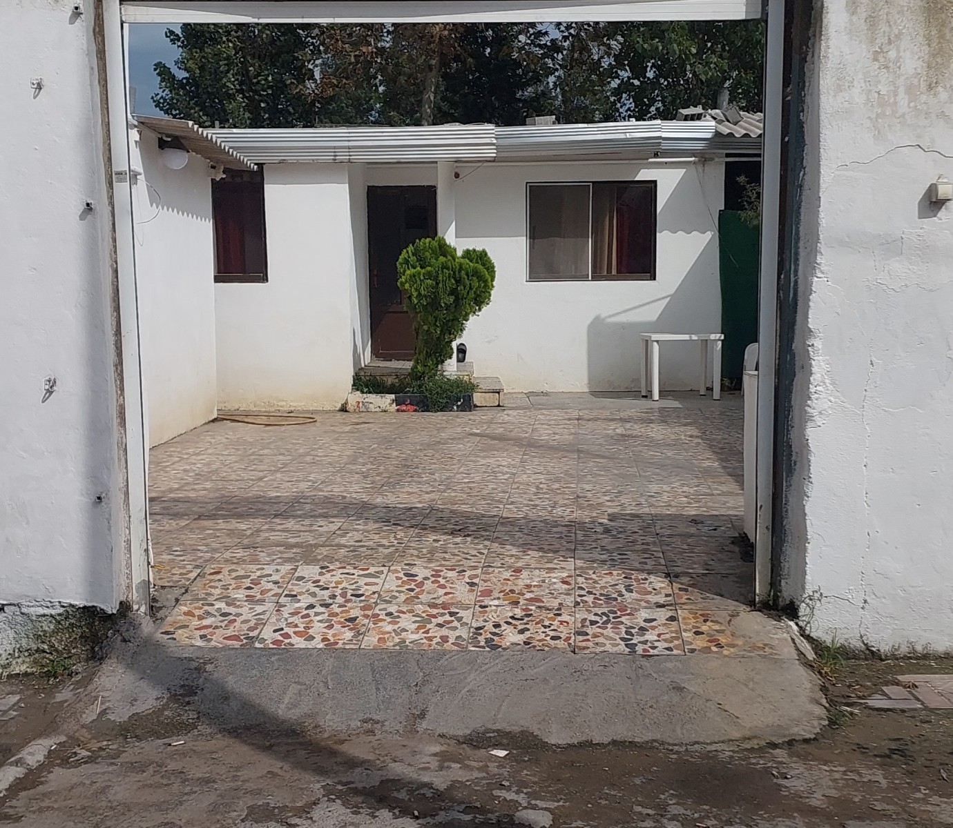 ورودی اقامتگاه ورودی اقامتگاه