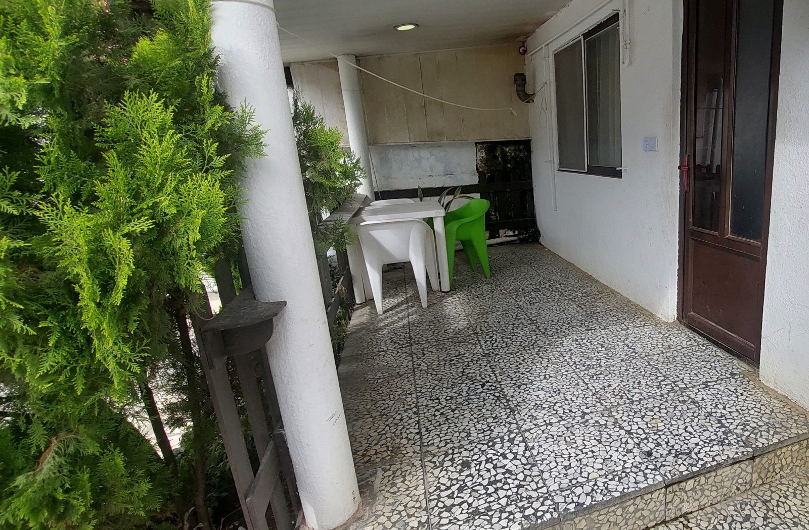 ورودی اقامتگاه ورودی اقامتگاه