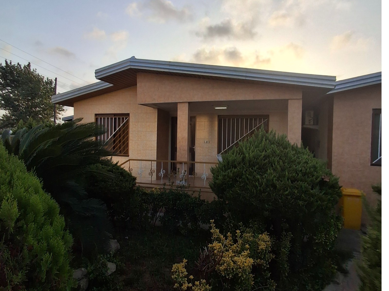 ورودی اقامتگاه ورودی اقامتگاه