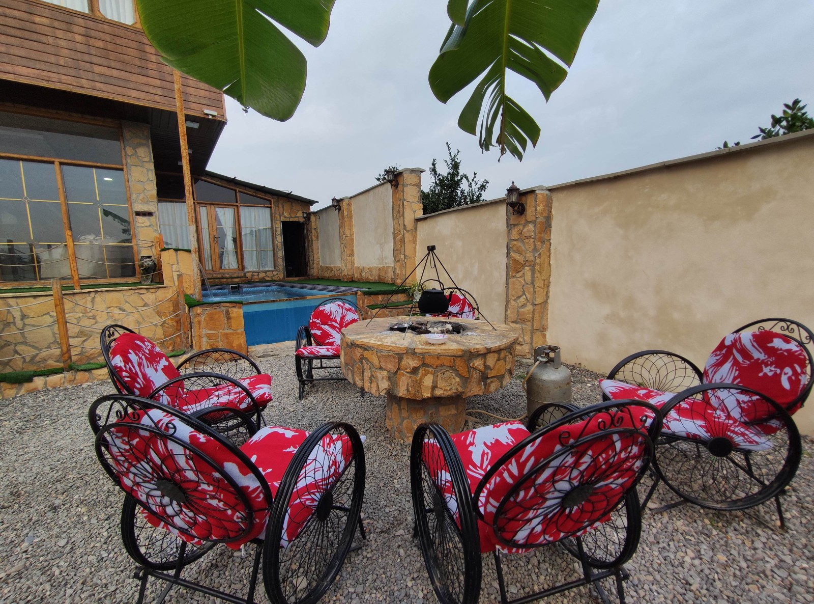 حیاط اتشکده