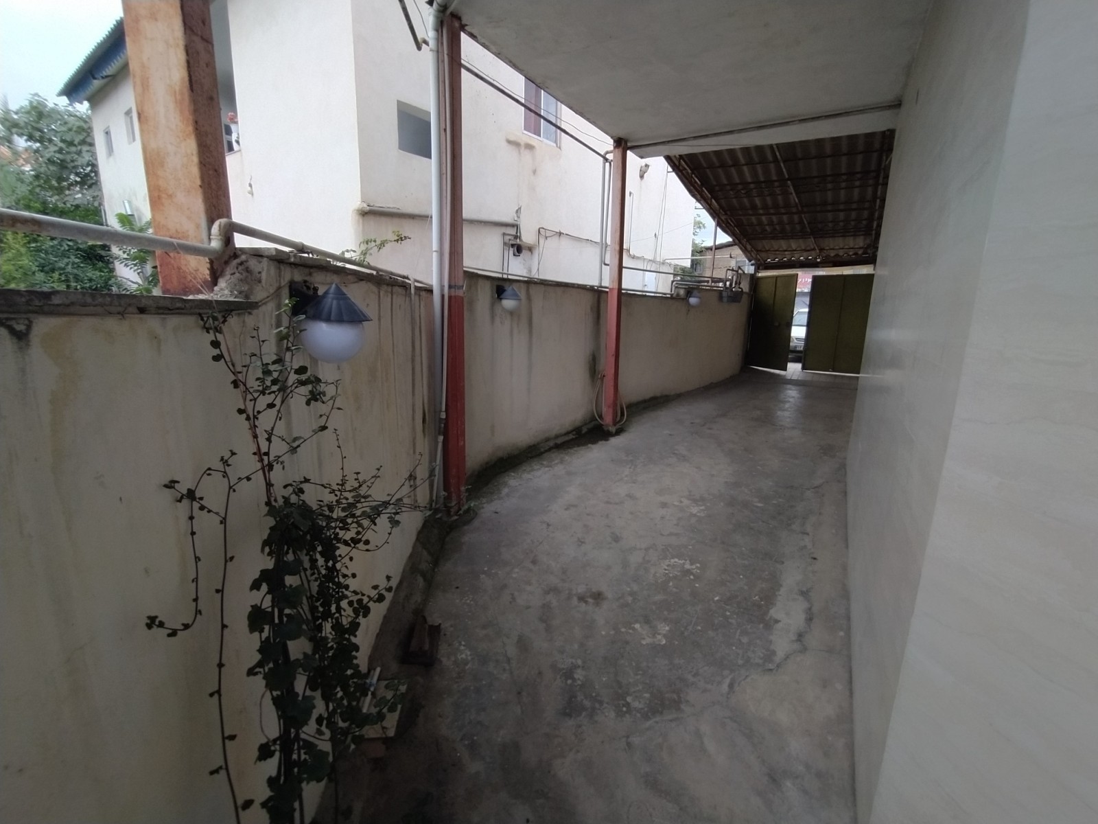 ورودی اقامتگاه ورودی اقامتگاه