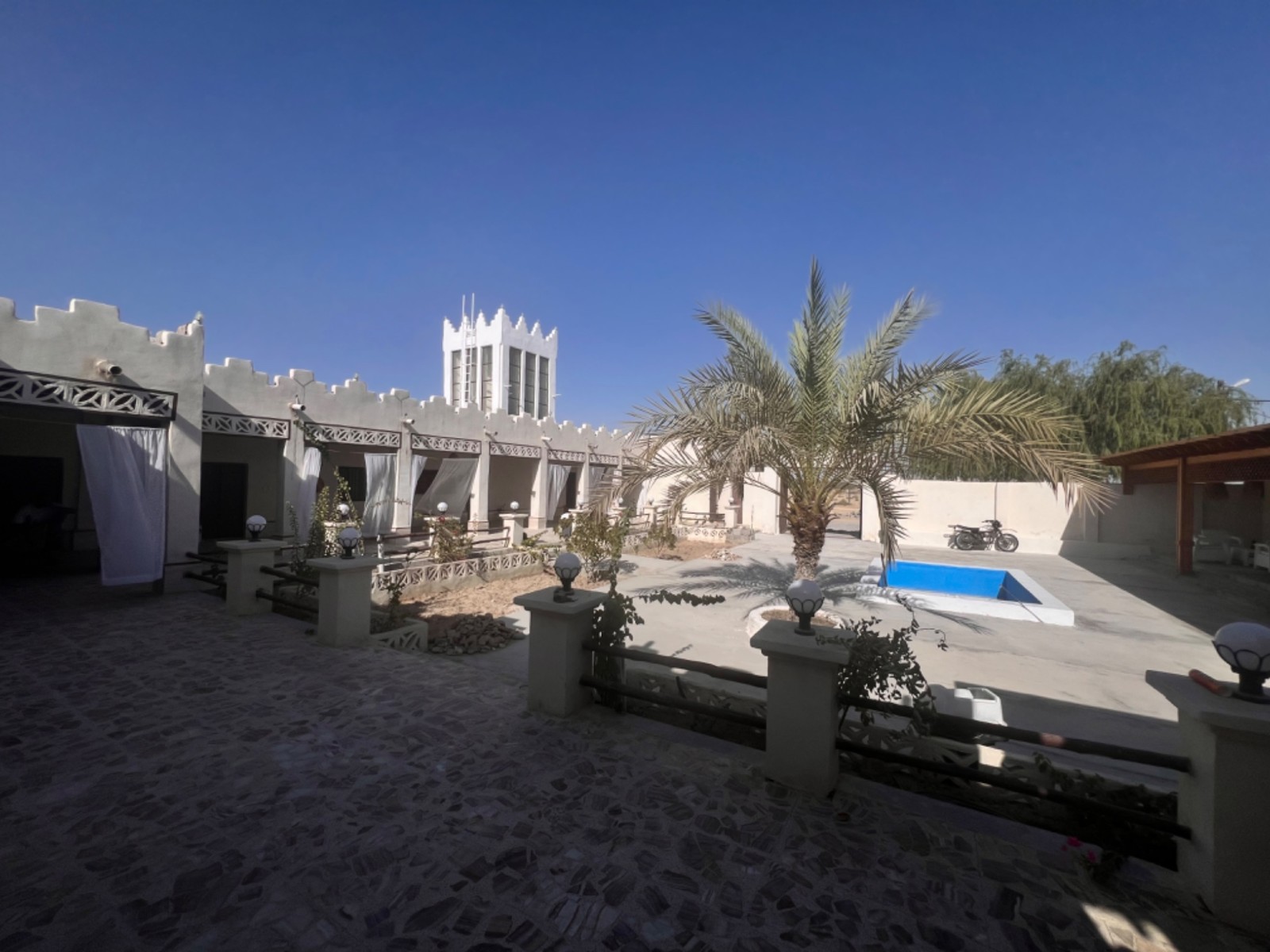 حیاط