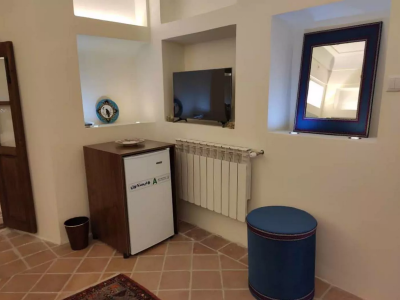 اقامتگاه سنتی درجه یک ارغوان (خانه تاریخی قاجاری) "سوئیت سه تخته بالا"